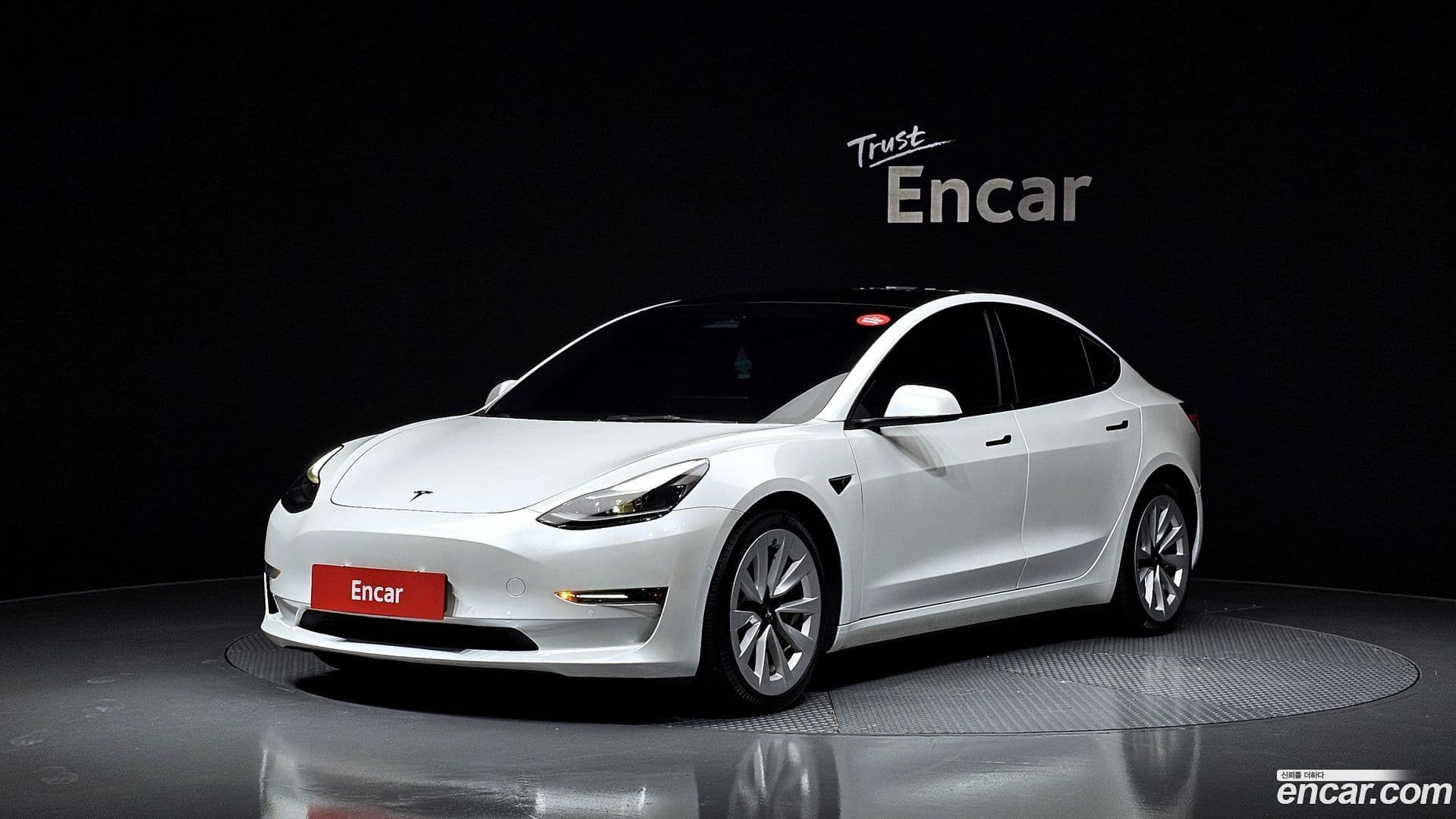Main__Slider__Photo:Model 3 Tesla 2022.11-0