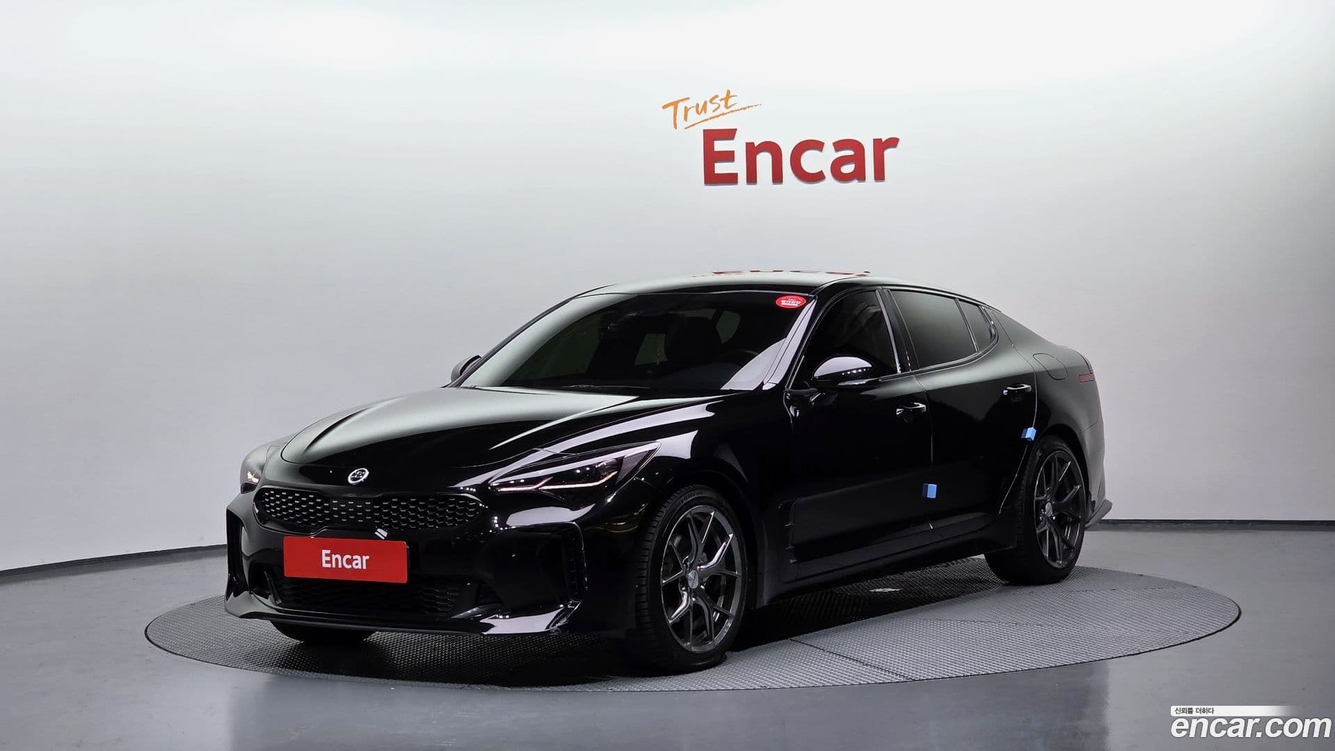 Main__Slider__Photo:Stinger Kia 2017.9-0
