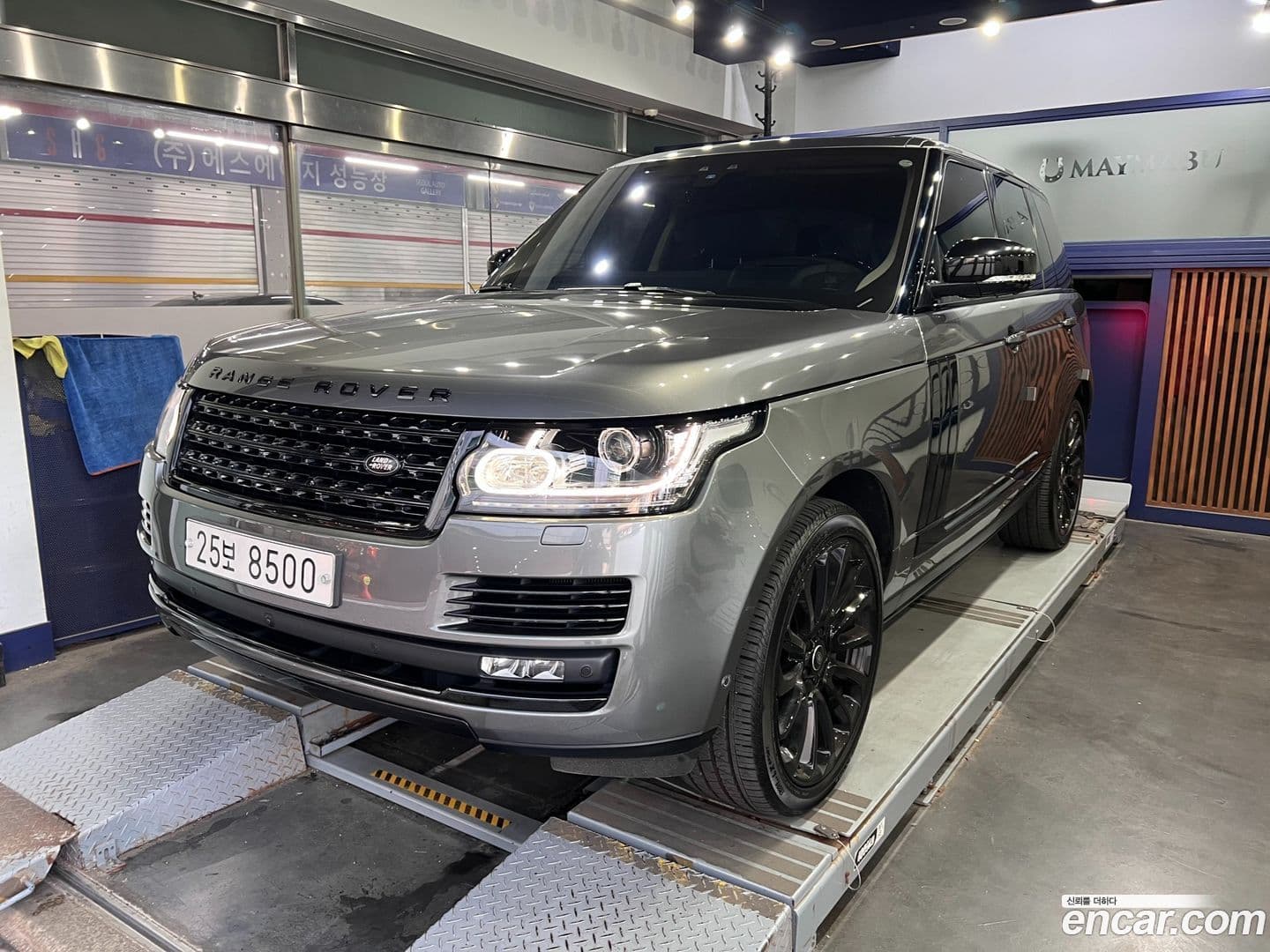 Main__Slider__Photo:Range Rover Land Rover 2017.8-0