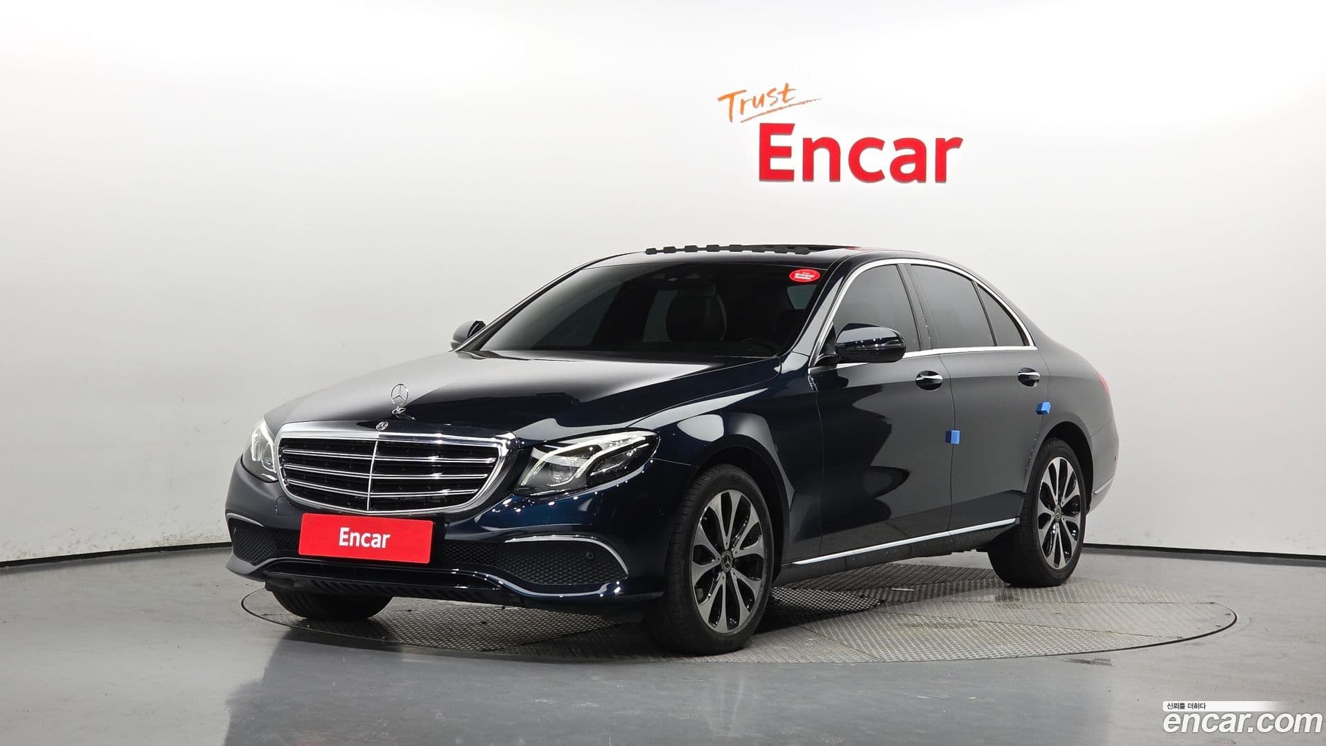 Main__Slider__Photo:E-Class Mercedes-Benz 2017.7-0