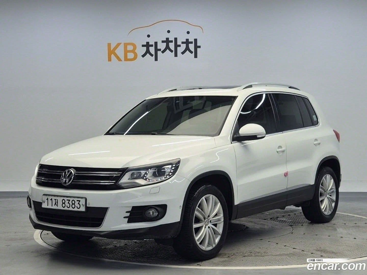 Main__Slider__Photo:Tiguan Volkswagen 2015.5-0