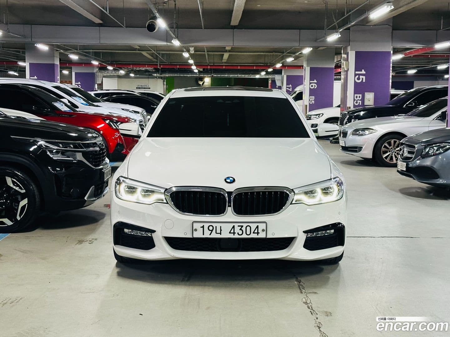 Main__Slider__Photo:5-Series BMW 2018.3-0