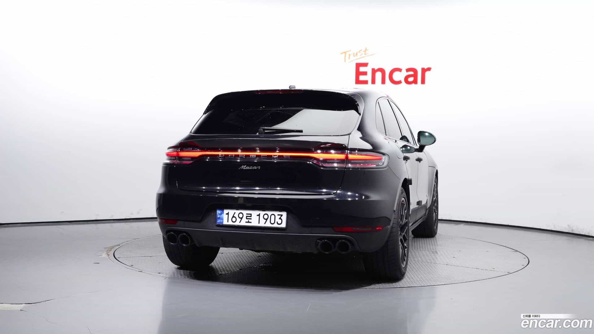 Macan Porsche 2019.11-OUTER-004