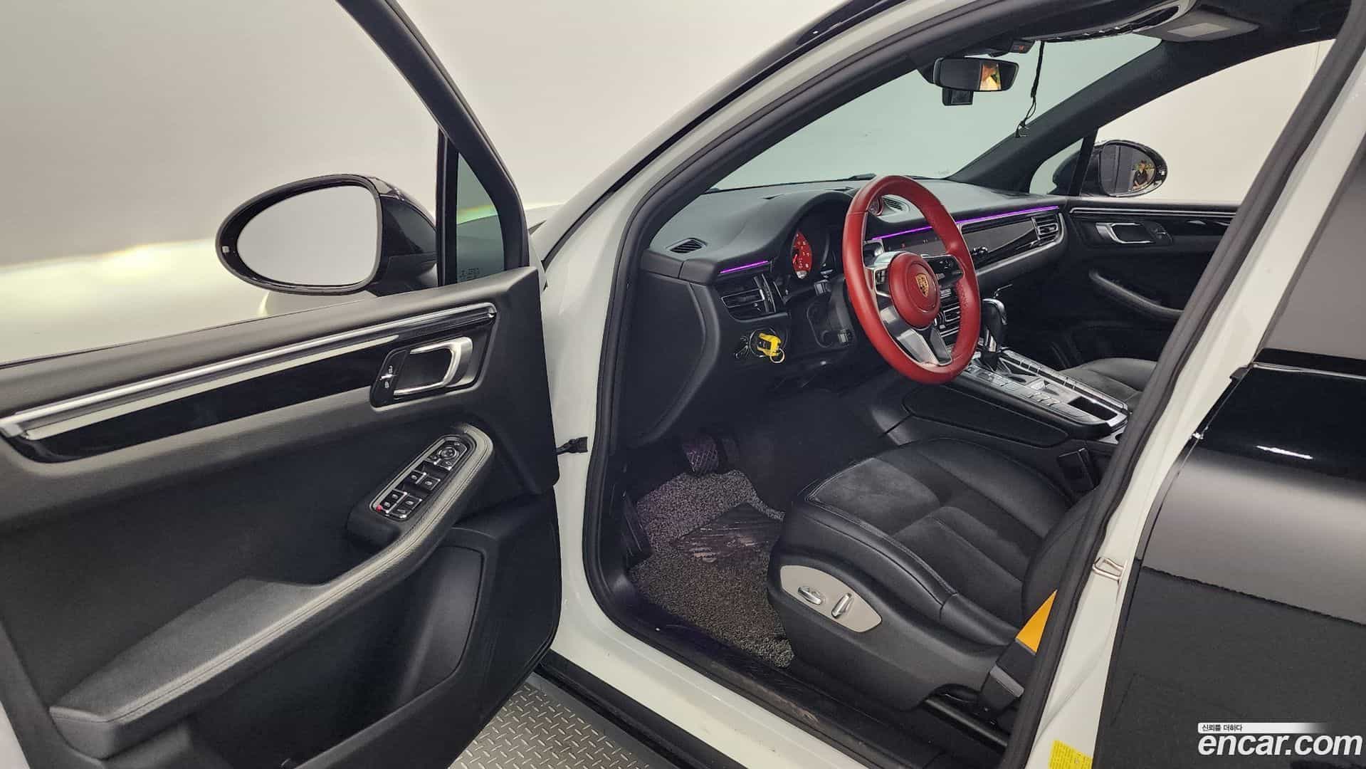 Macan Porsche 2019.11-INNER-010