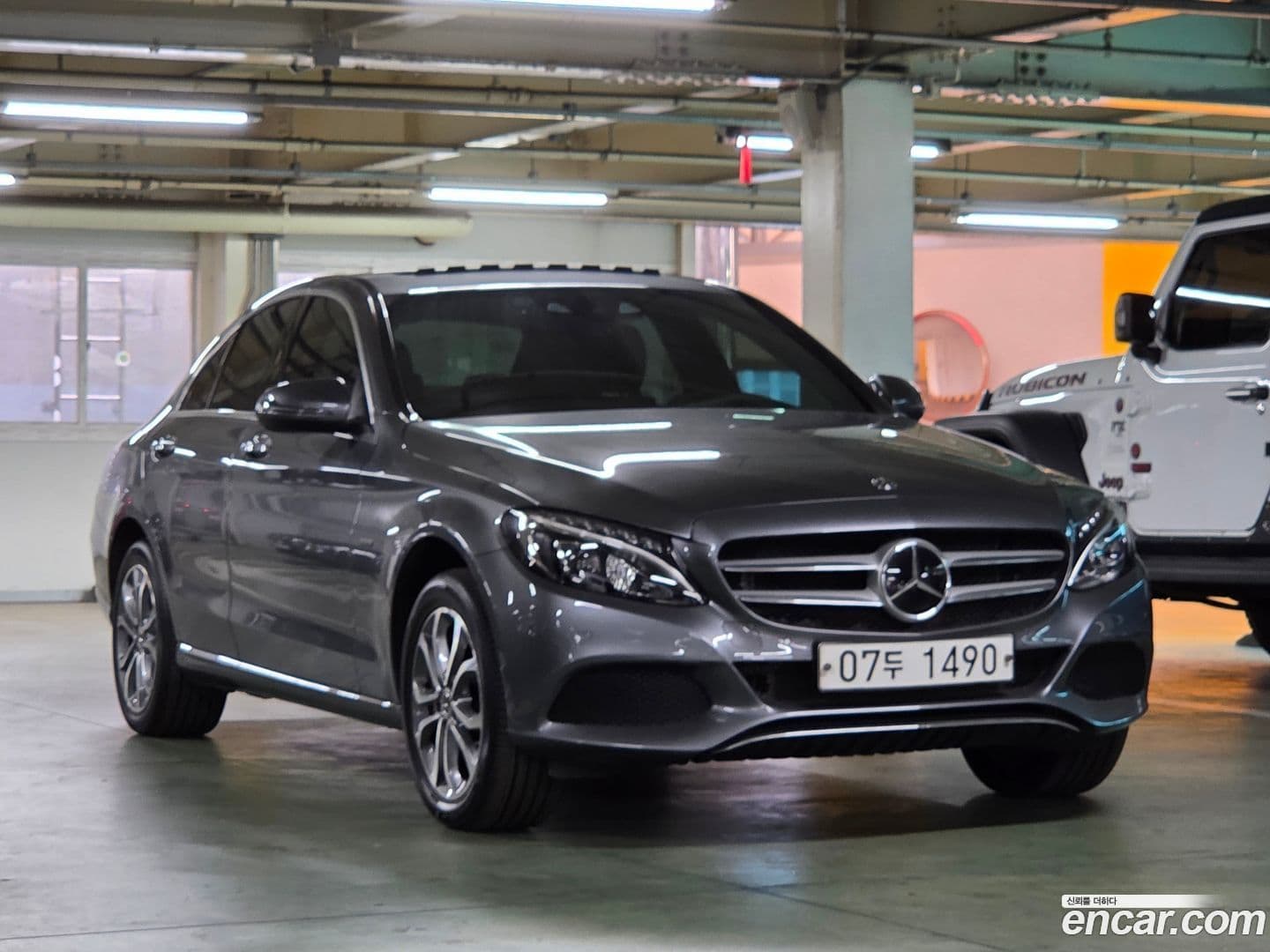 Main__Slider__Photo:C-Class Mercedes-Benz 2018.11-0