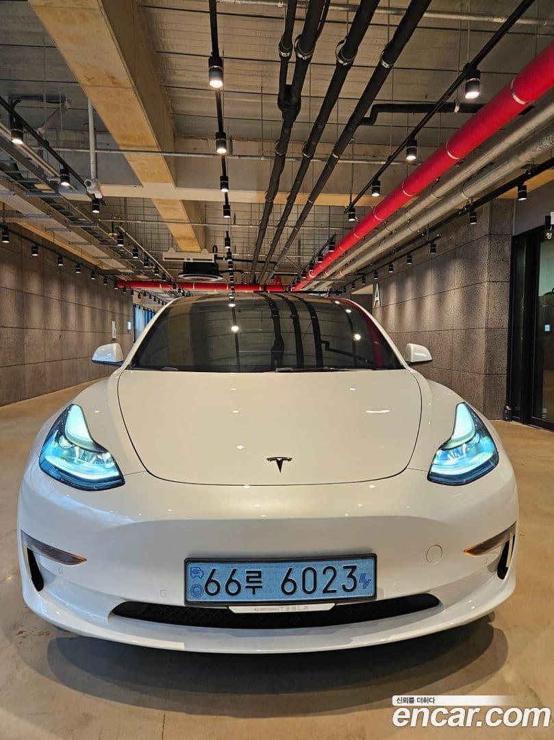 Main__Slider__Photo:Model 3 Tesla 2022.10-0