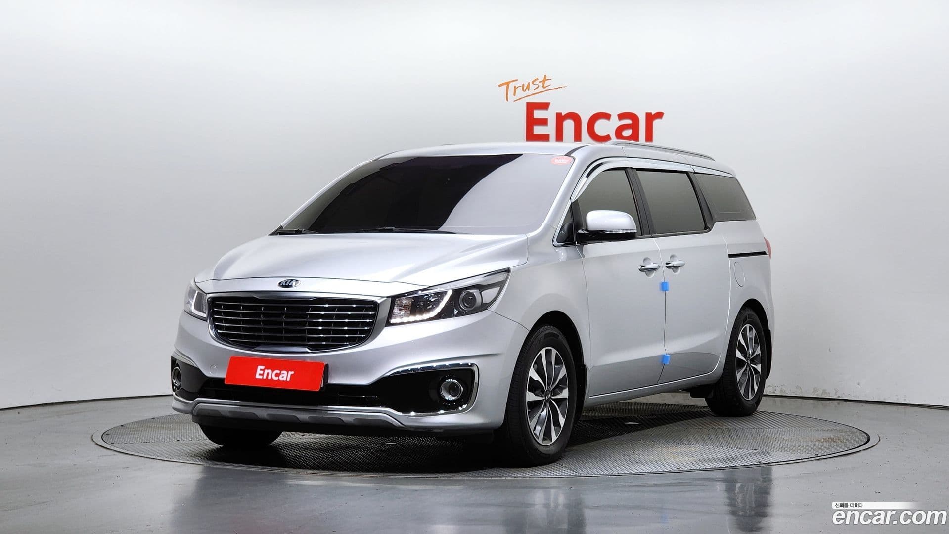 Main__Slider__Photo:Canival Kia 2015.1-0