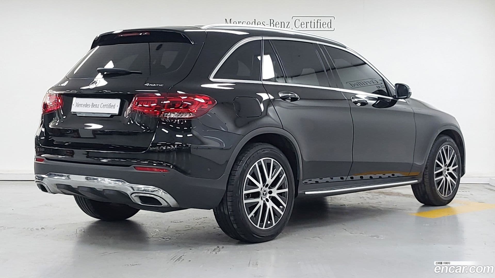 Main__Slider__Photo:GLC-Class Mercedes-Benz 2020.9-0