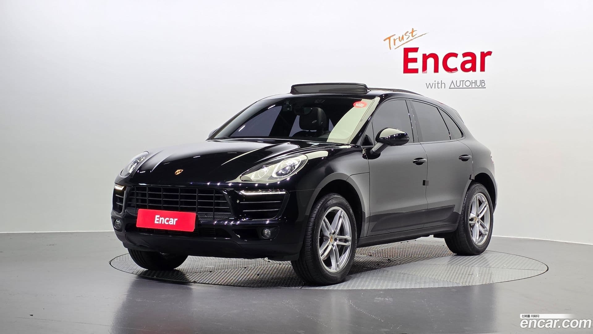 Main__Slider__Photo:Macan Porsche 2014.7-0