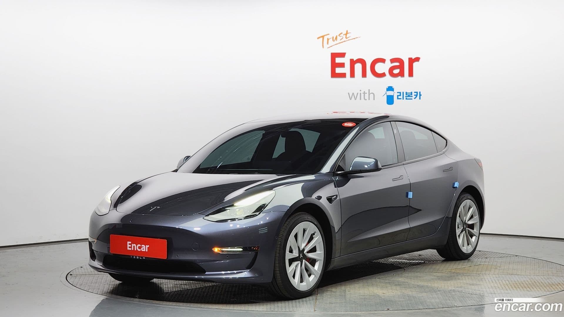 Main__Slider__Photo:Model 3 Tesla 2022.2-0