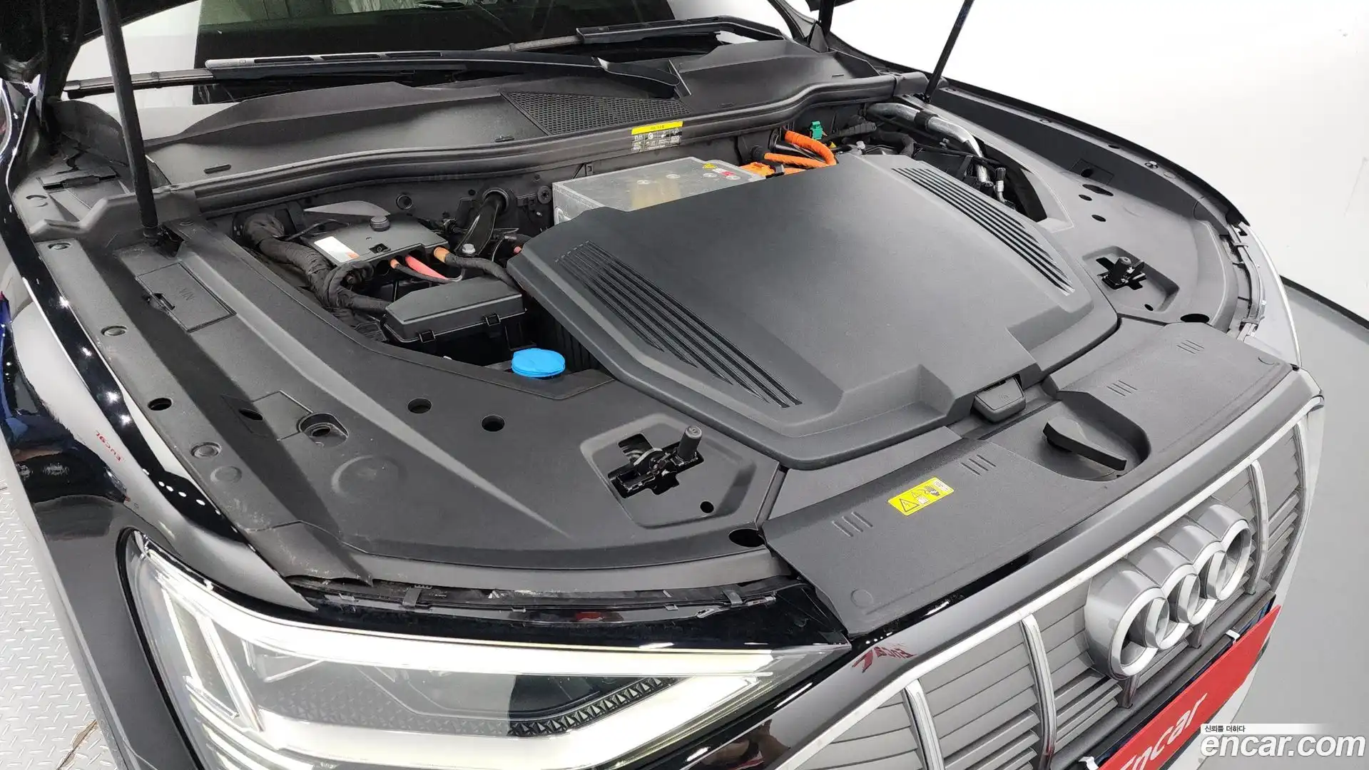 e-tron Audi 2020.6-INNER-006