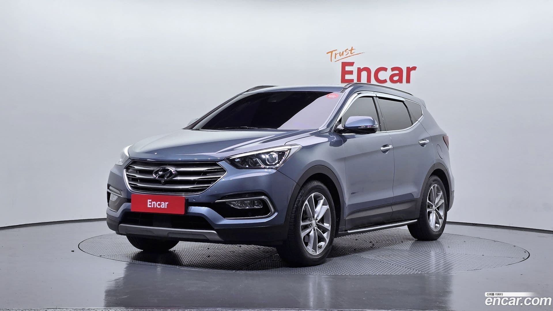 Main__Slider__Photo:Santafe Hyundai 2016.4-0