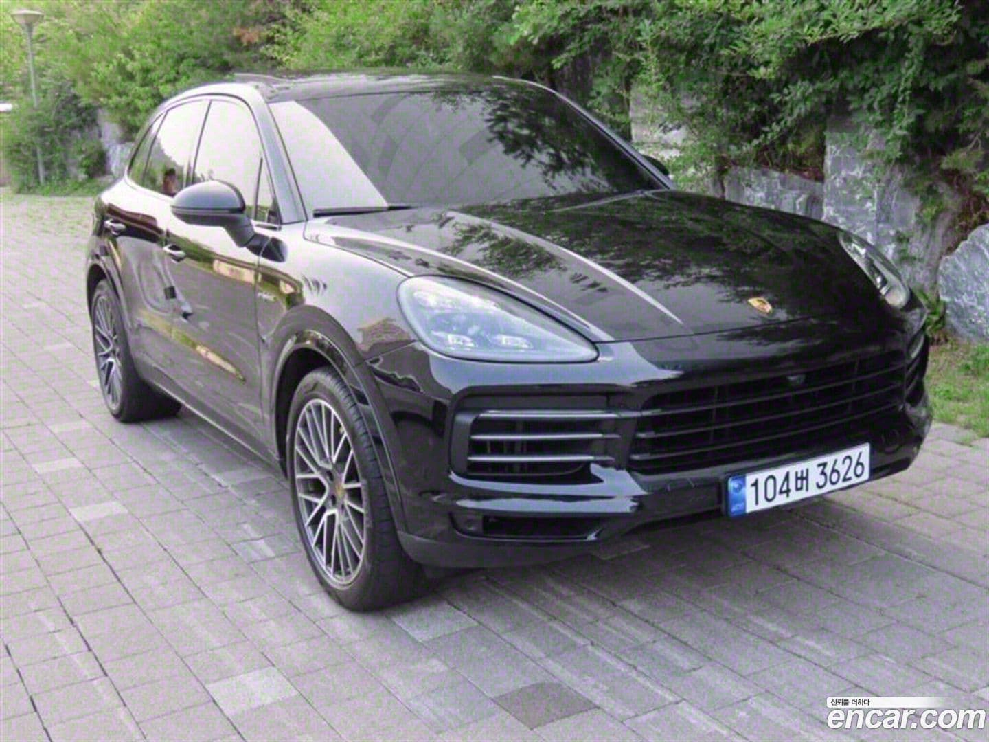 Main__Slider__Photo:Cayenne Porsche 2021.3-0