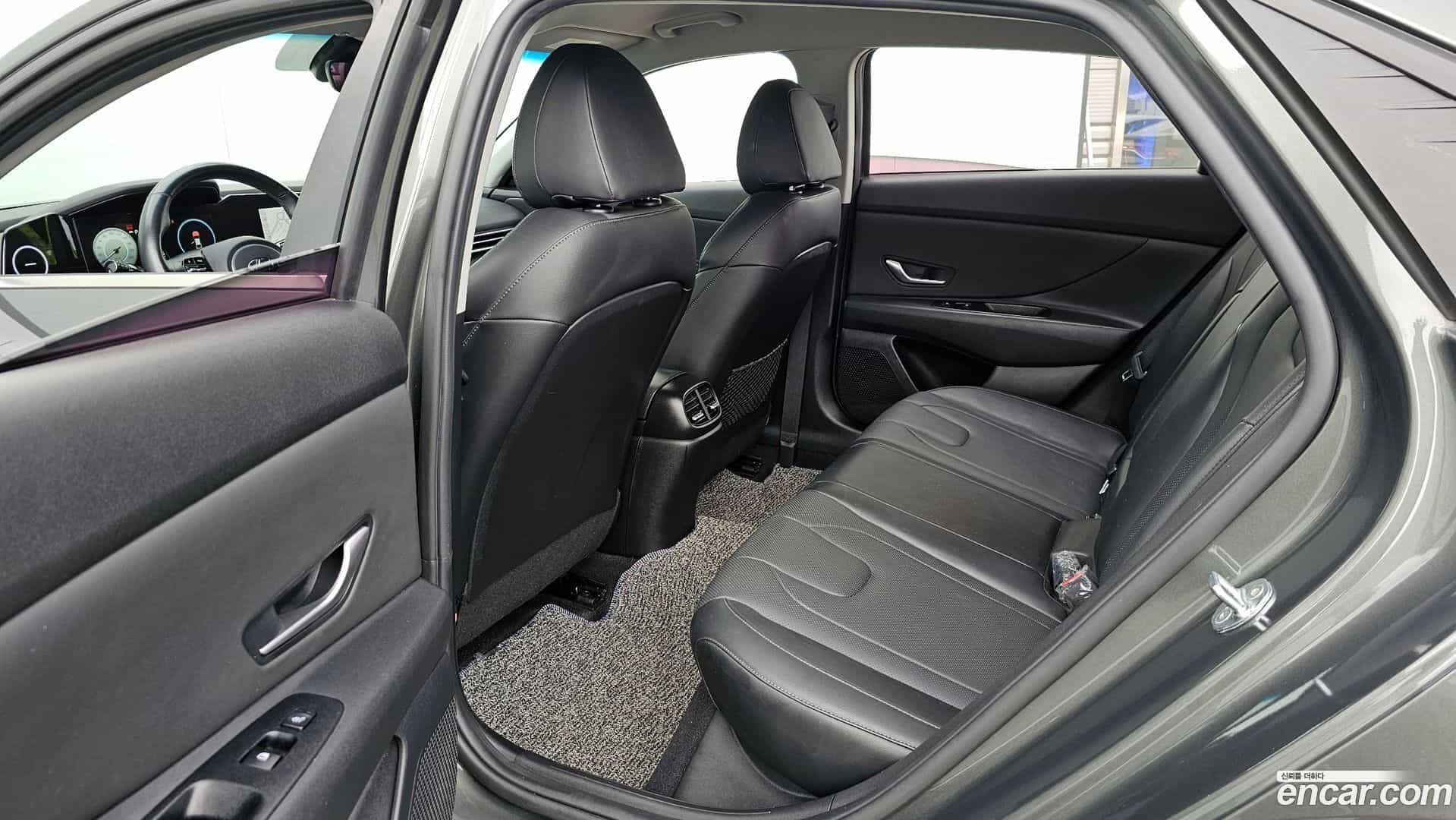 AVANTE Hyundai 2021.1-INNER-010