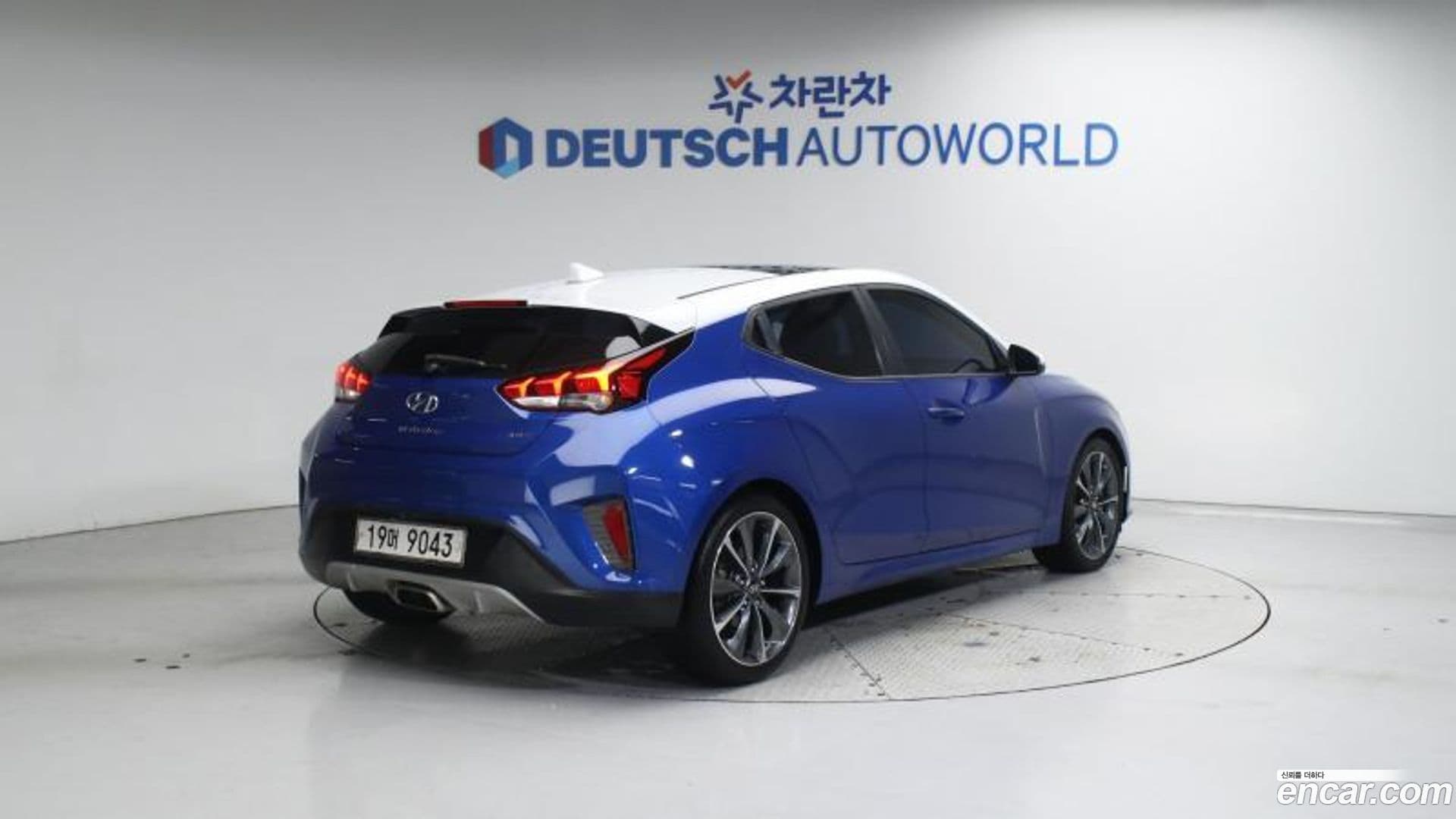 Main__Slider__Photo:Veloster Hyundai 2018.11-0