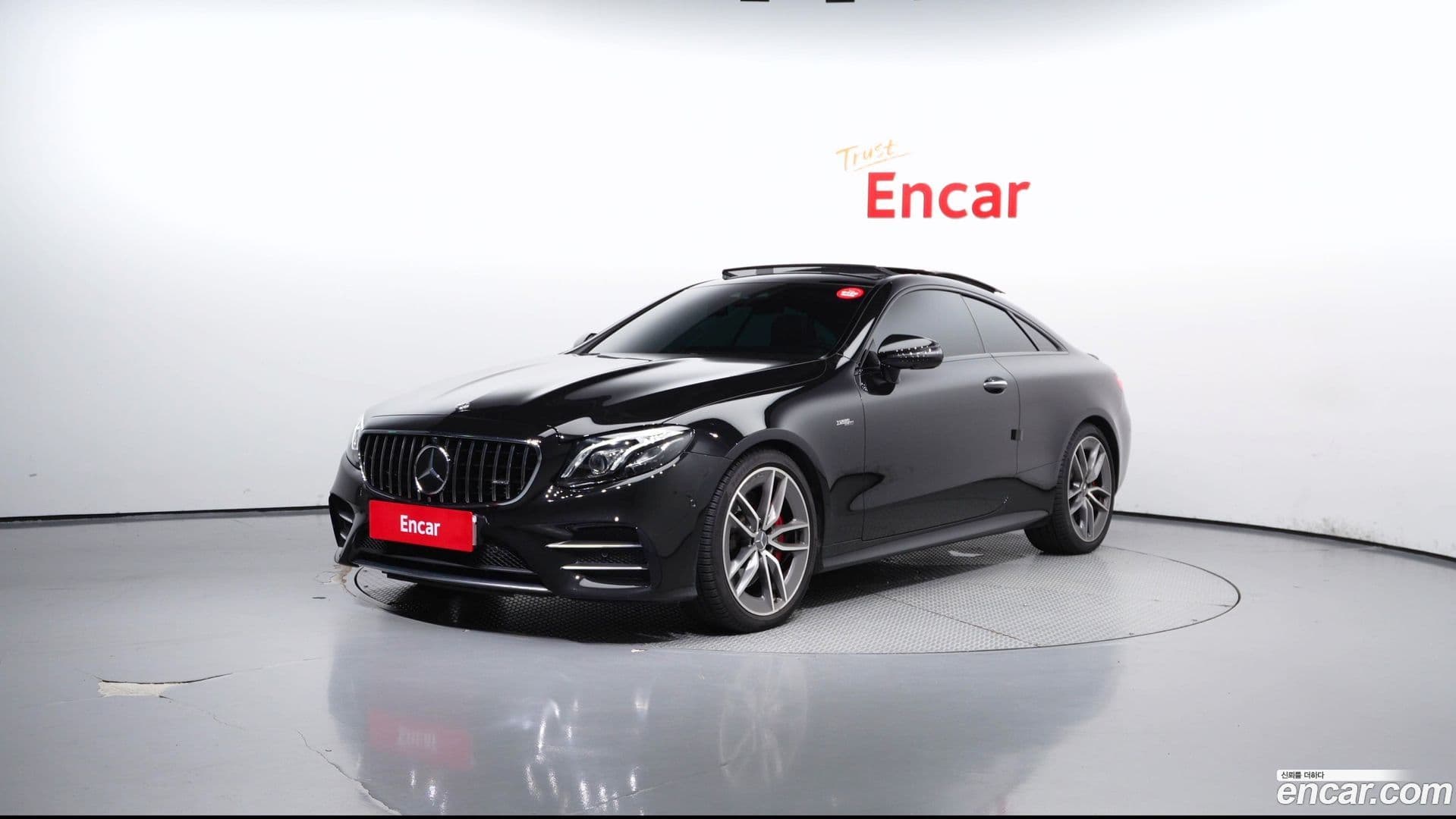 Main__Slider__Photo:E-Class Mercedes-Benz 2020.9-0