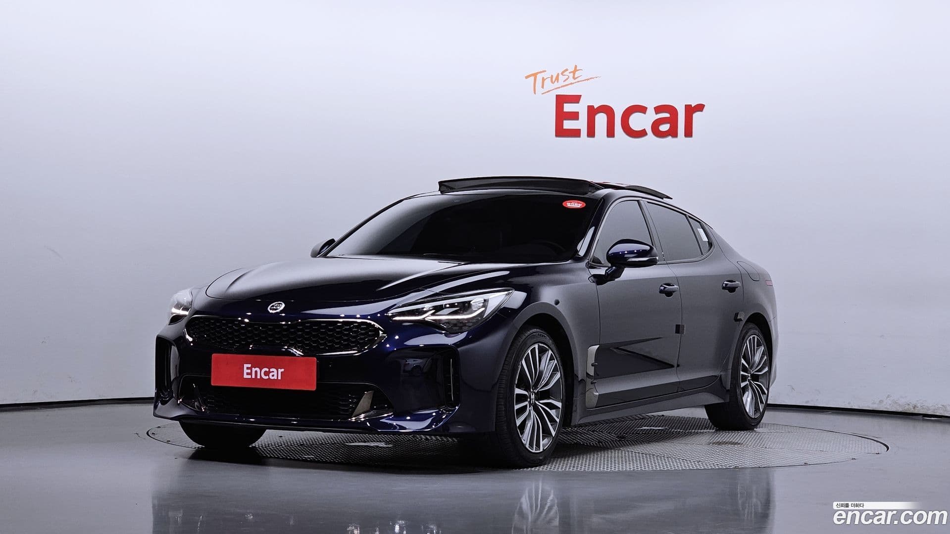 Main__Slider__Photo:Stinger Kia 2019.1-0