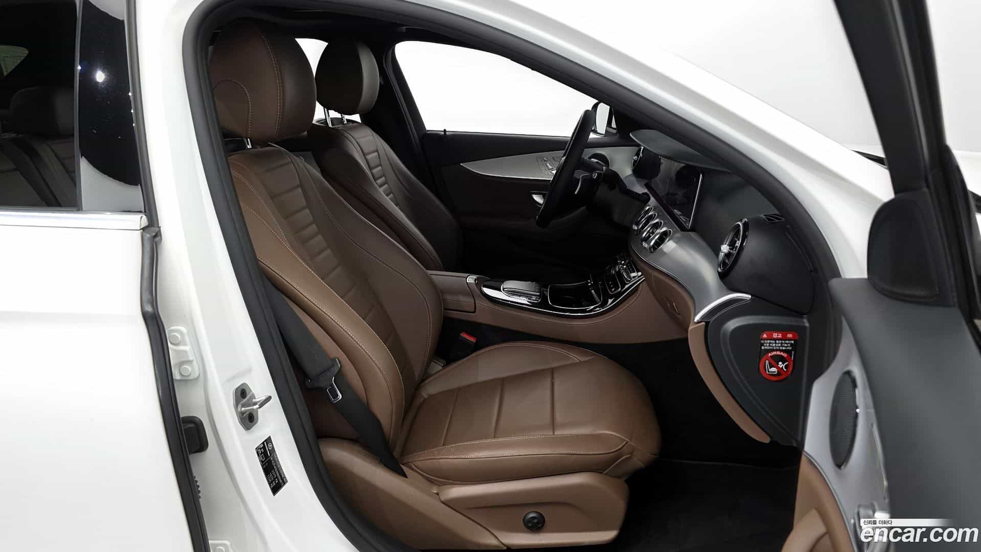 E-Class Mercedes-Benz 2020.11-OPTION-015