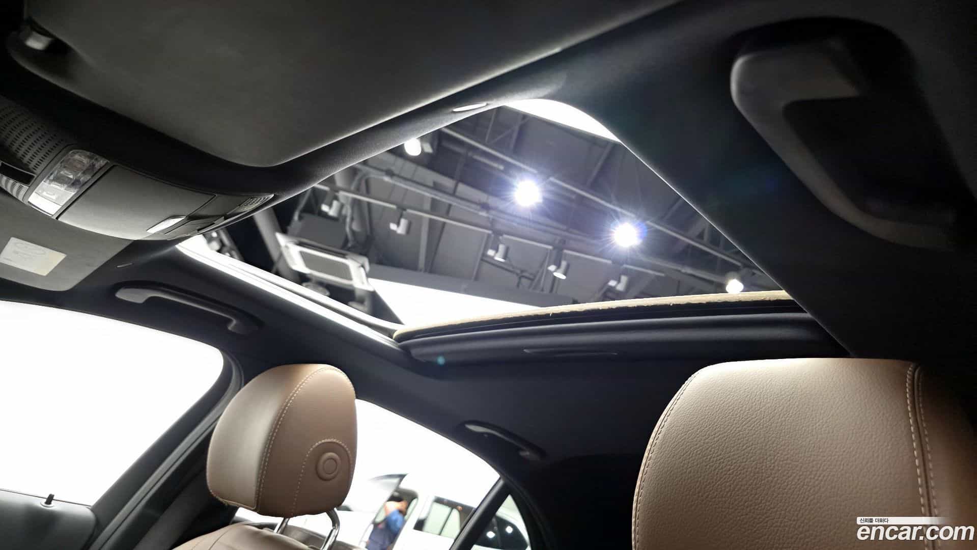 E-Class Mercedes-Benz 2020.11-OPTION-022