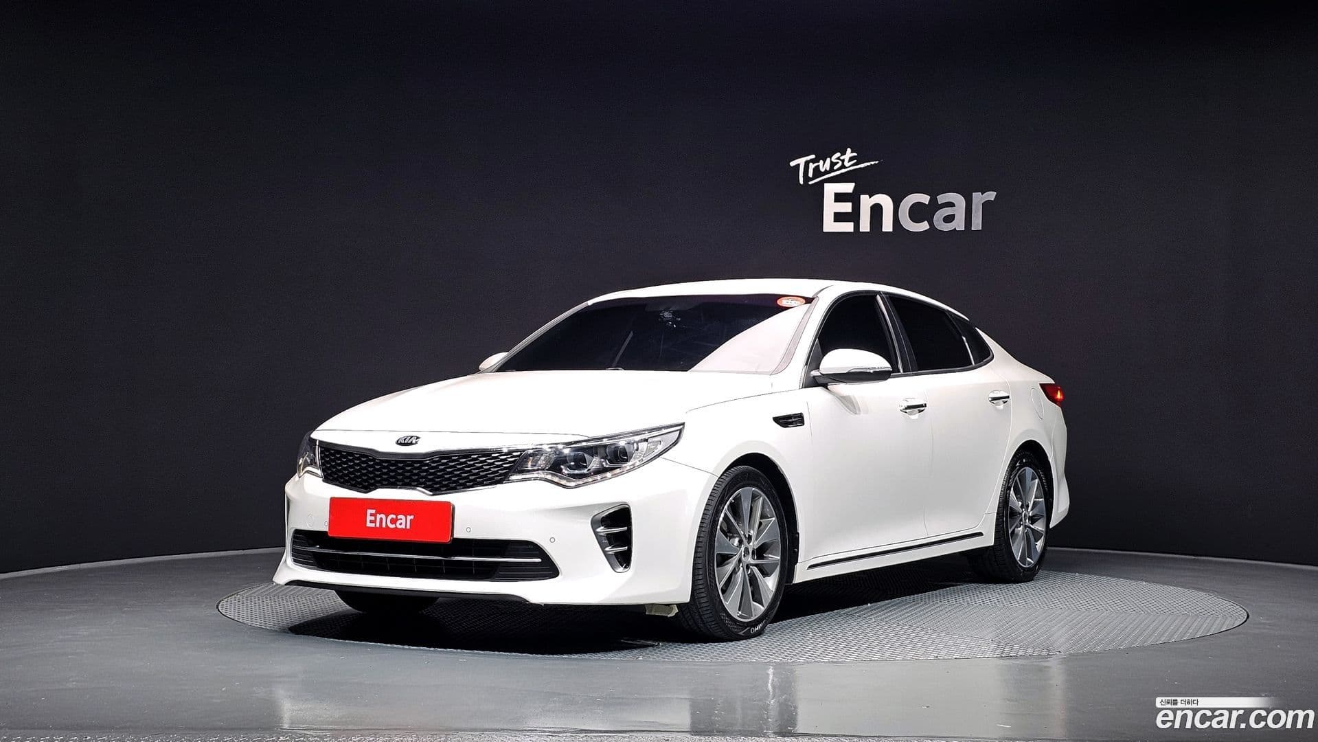Main__Slider__Photo:K5 Kia 2017.4-0