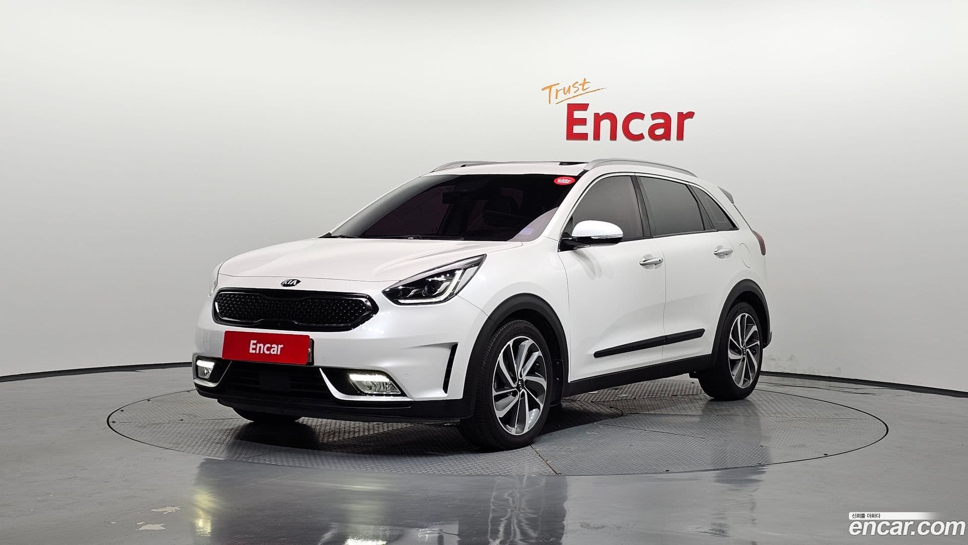 Main__Slider__Photo:Niro Kia 2017.7-0