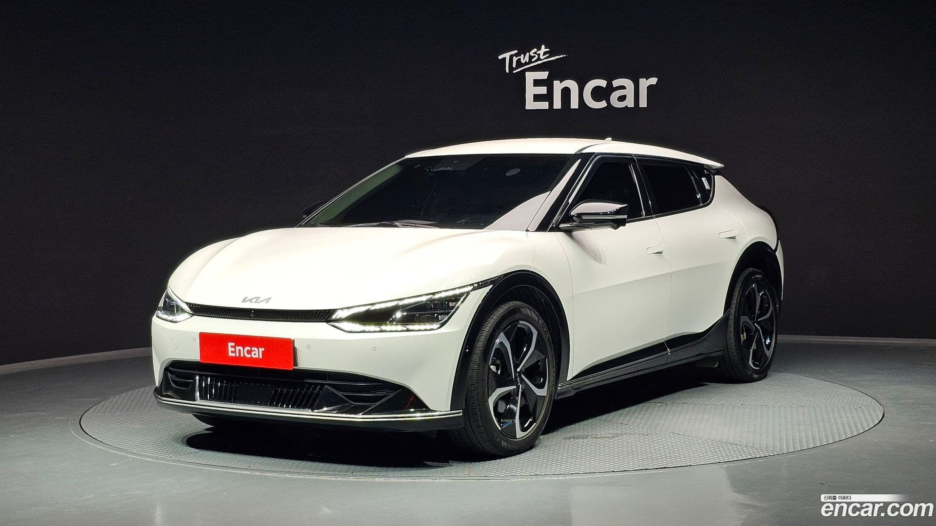 Main__Slider__Photo:EV6 Kia 2021.9-0