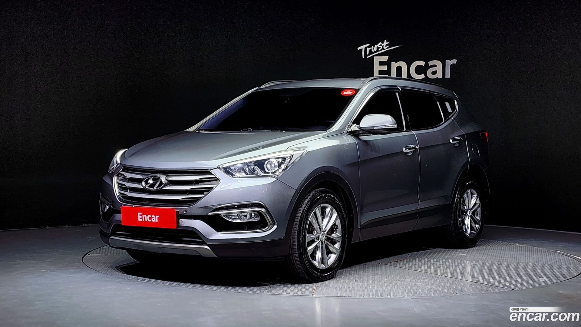Main__Slider__Photo:Santafe Hyundai 2018.1-0