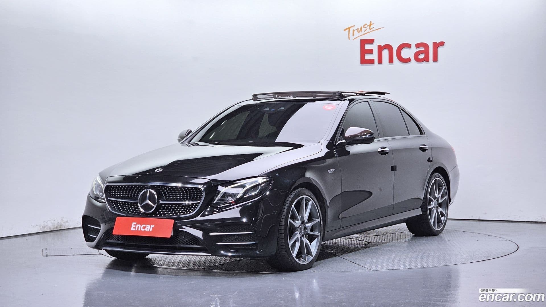 Main__Slider__Photo:E-Class Mercedes-Benz 2017.9-0