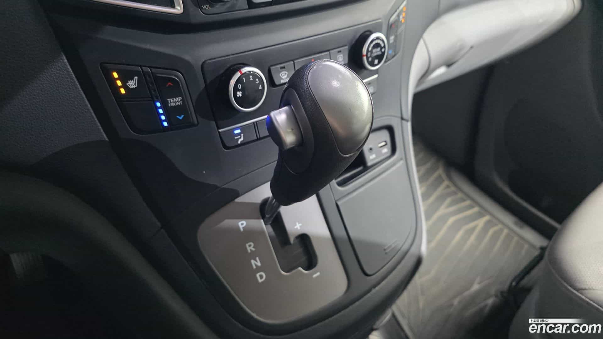 Starex Hyundai 2019.1-INNER-009