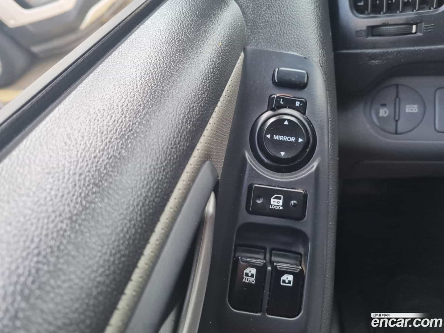 Starex Hyundai 2019.7-OPTION-017