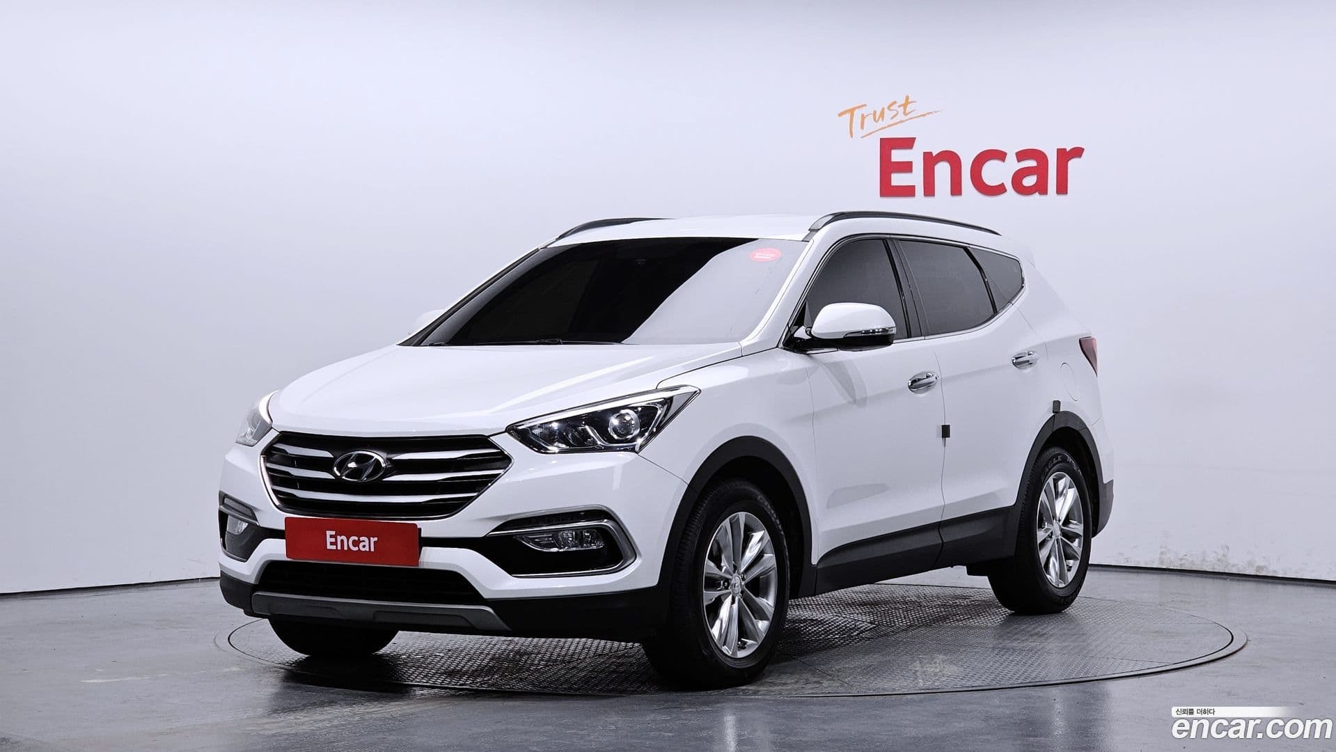 Main__Slider__Photo:Santafe Hyundai 2016.5-0