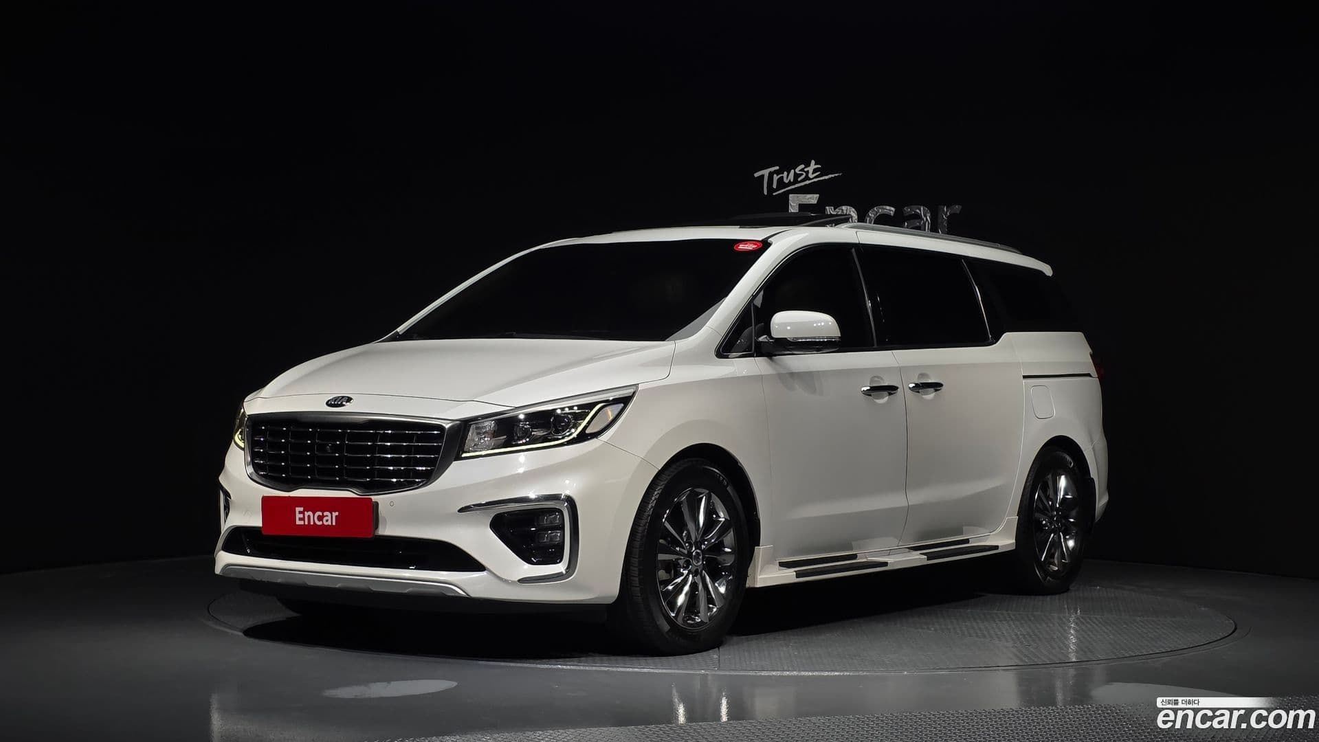 Main__Slider__Photo:Canival Kia 2018.3-0