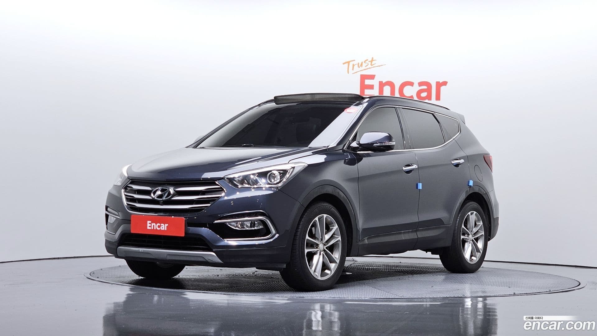 Main__Slider__Photo:Santafe Hyundai 2015.8-0