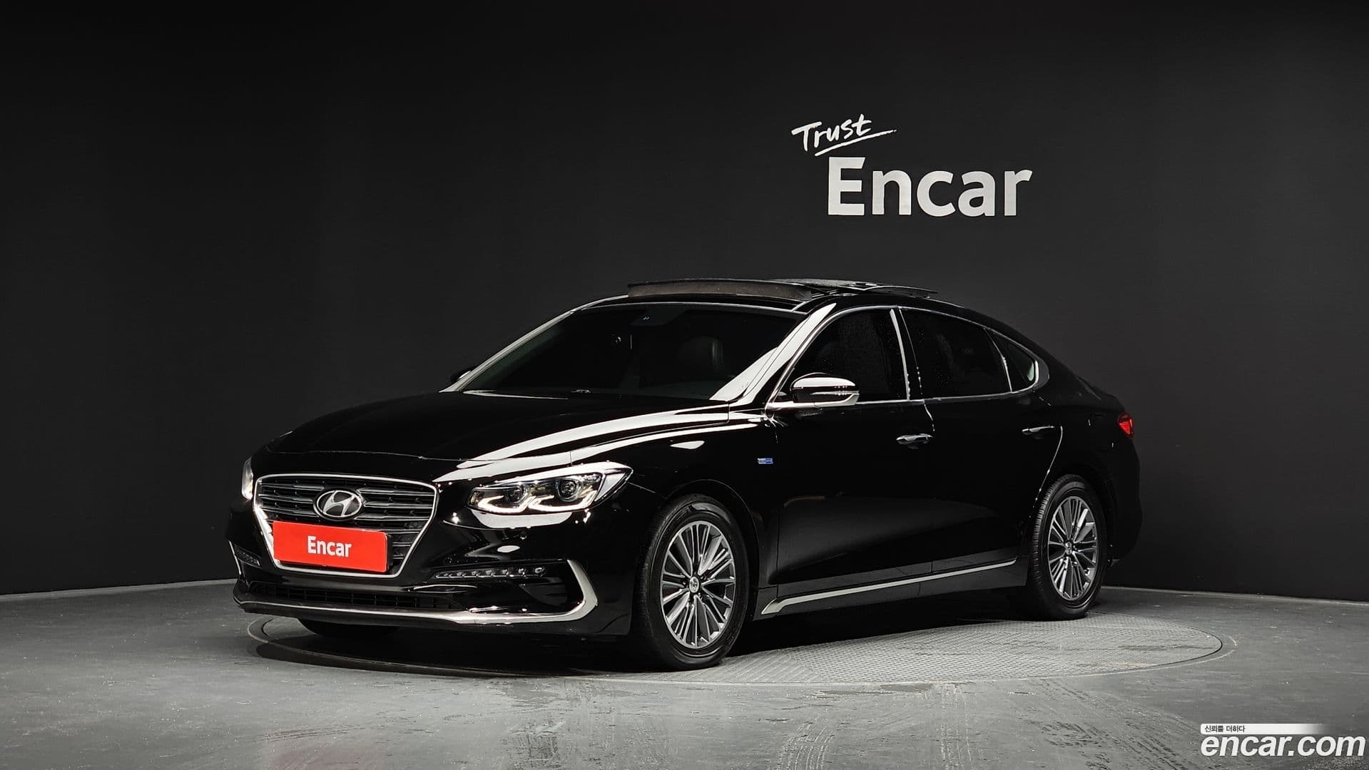Main__Slider__Photo:Grandeur Hyundai 2018.3-0