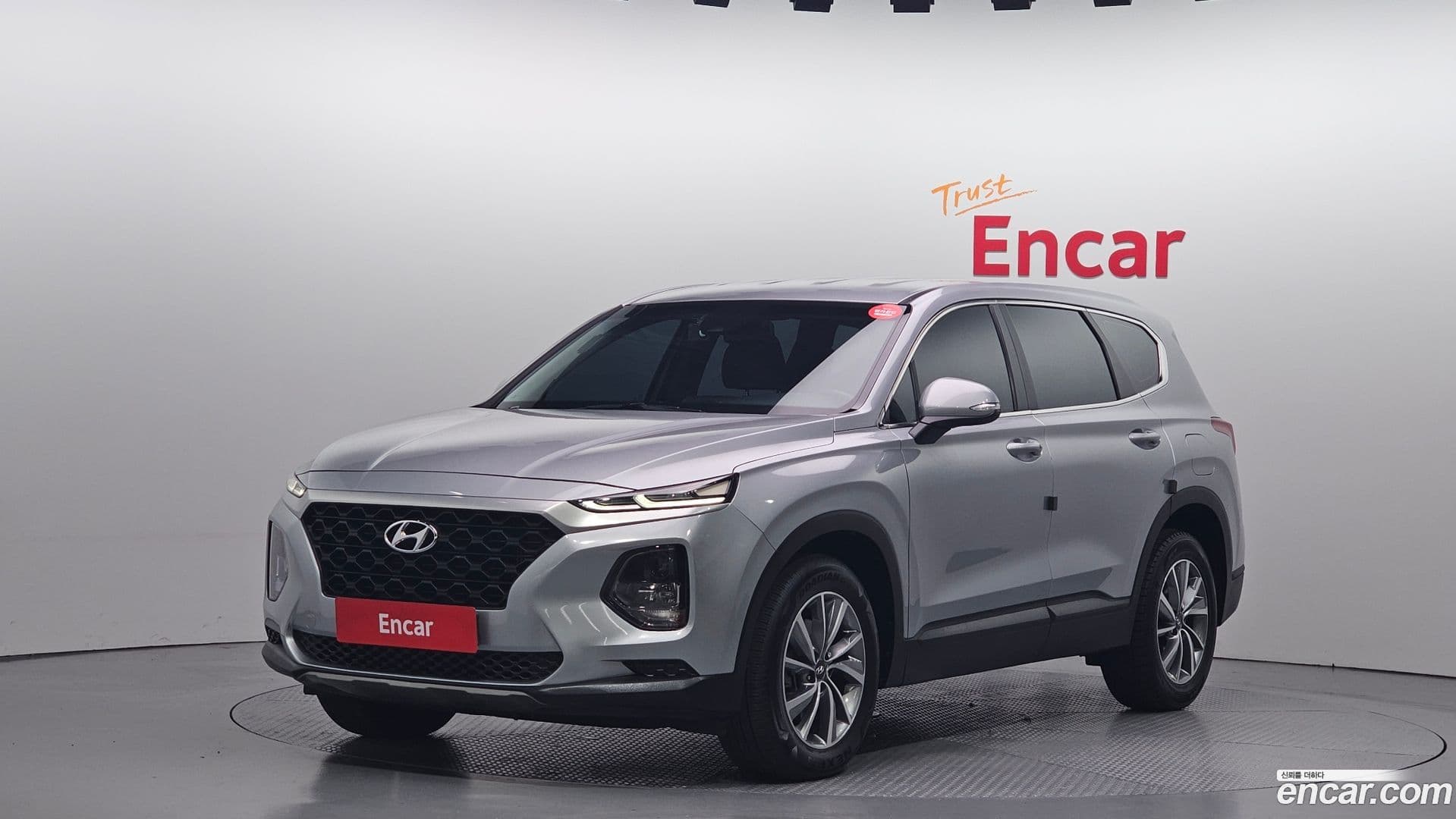 Main__Slider__Photo:Santafe Hyundai 2018.4-0