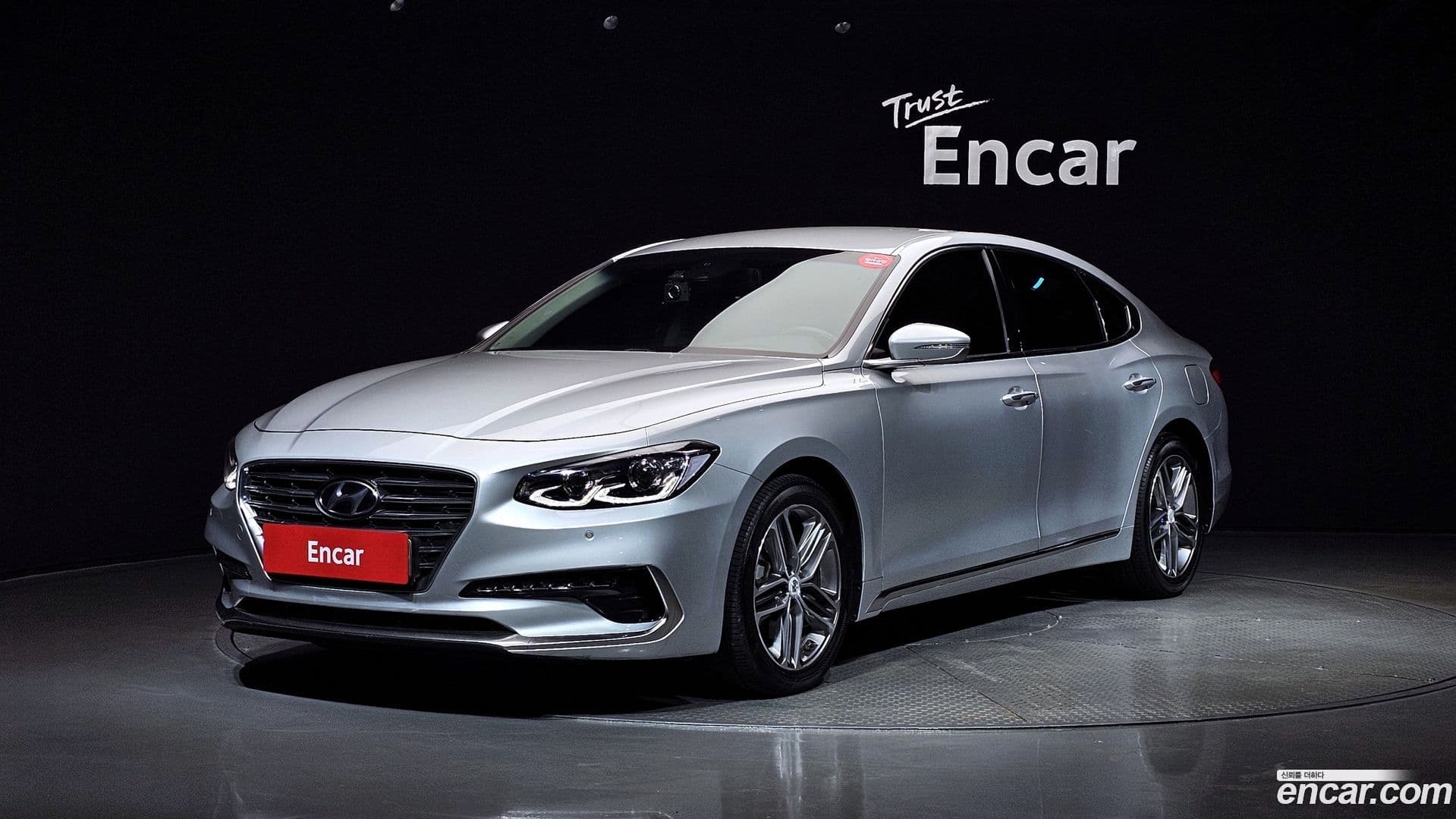 Main__Slider__Photo:Grandeur Hyundai 2019.8-0