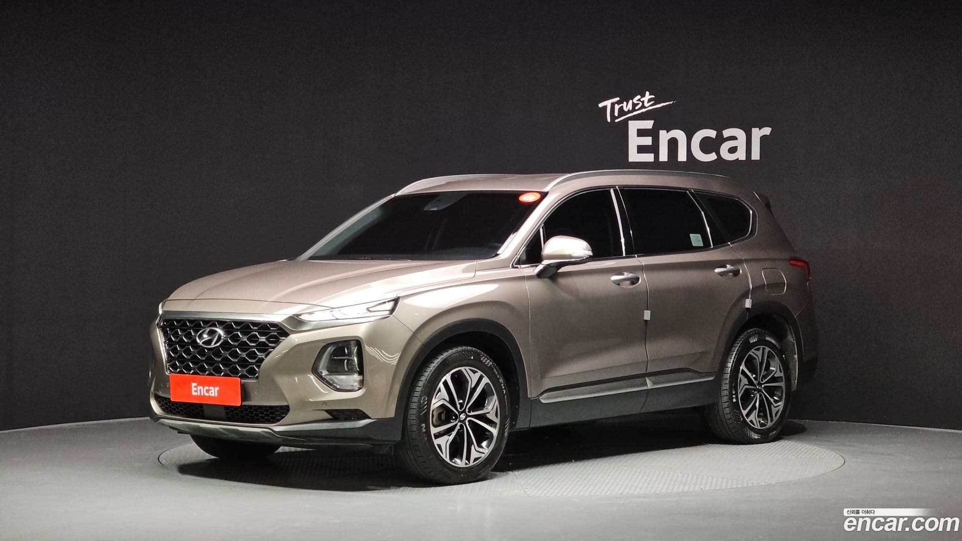 Main__Slider__Photo:Santafe Hyundai 2018.2-0