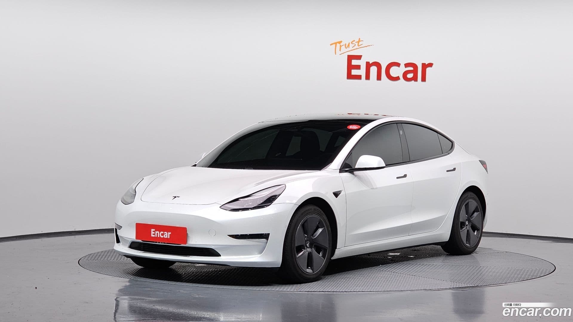 Main__Slider__Photo:Model 3 Tesla 2021.2-0