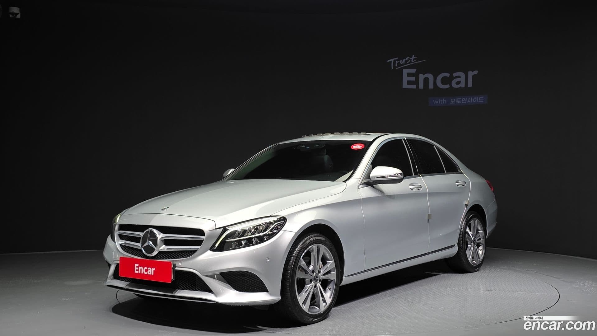 Main__Slider__Photo:C-Class Mercedes-Benz 2020.6-0