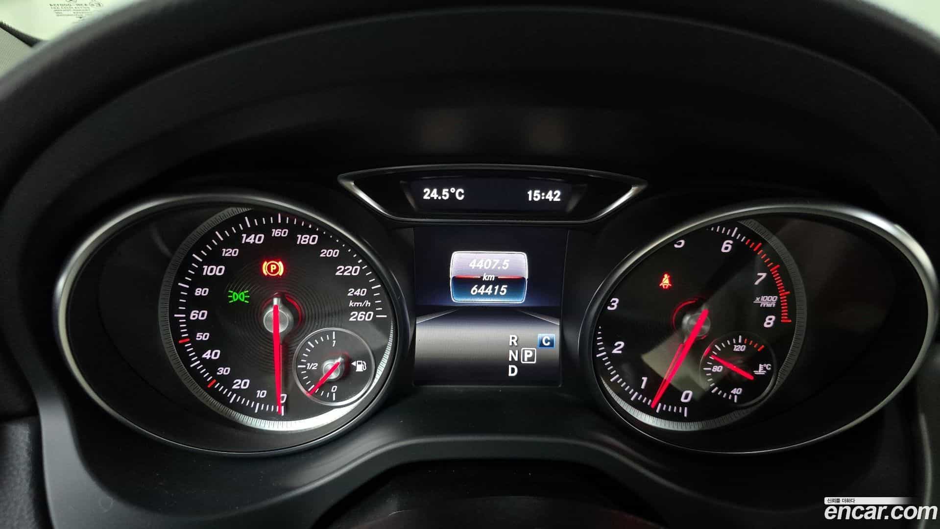 GLA-Class Mercedes-Benz 2019.3-INNER-008