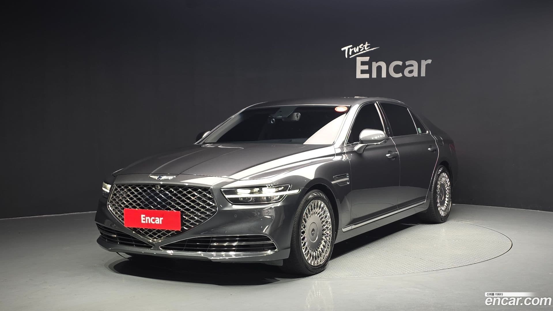 Main__Slider__Photo:G90 Genesis 2019.4-0