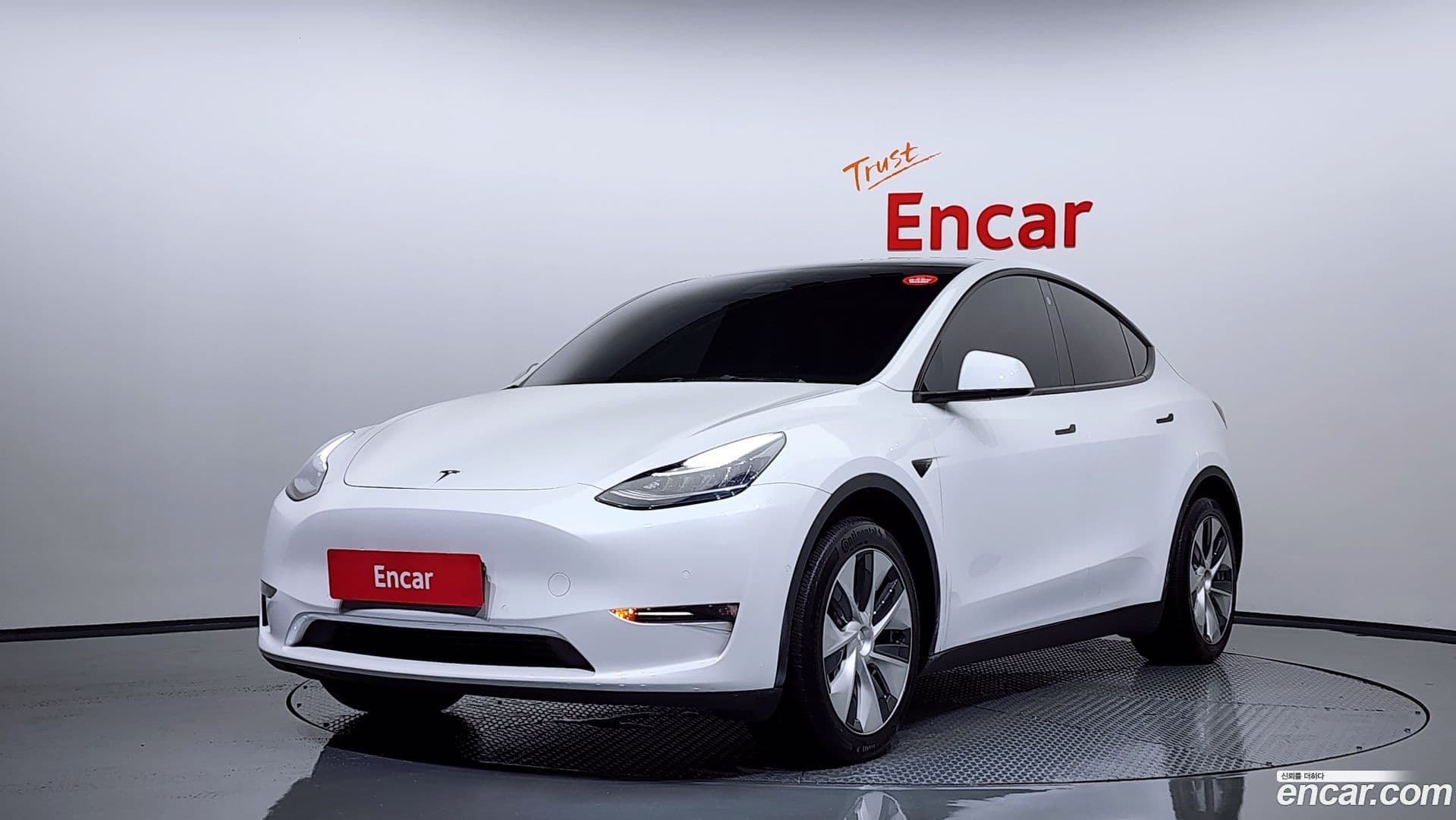 Main__Slider__Photo:Model Y Tesla 2021.7-0