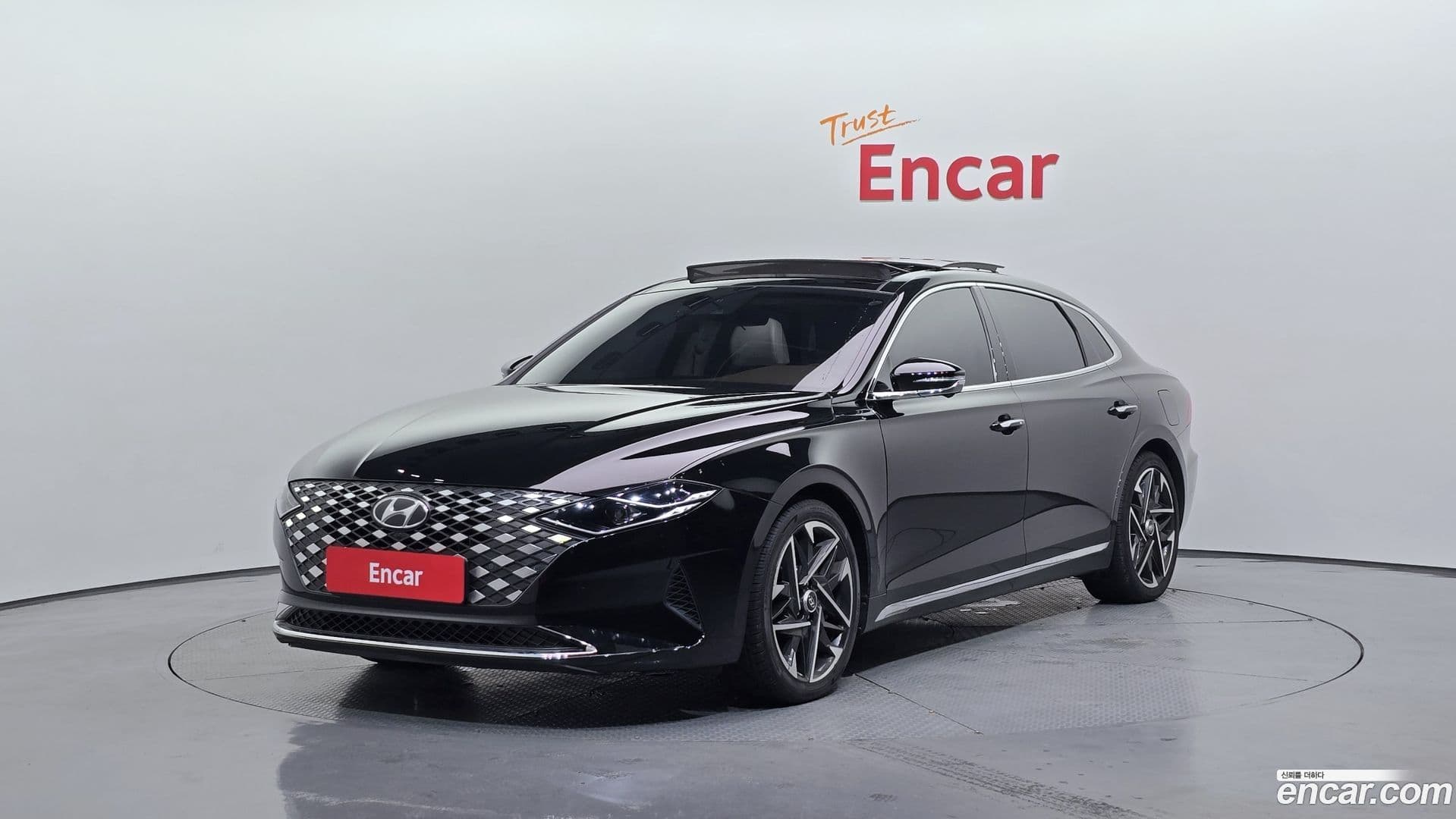 Main__Slider__Photo:Grandeur Hyundai 2021.1-0
