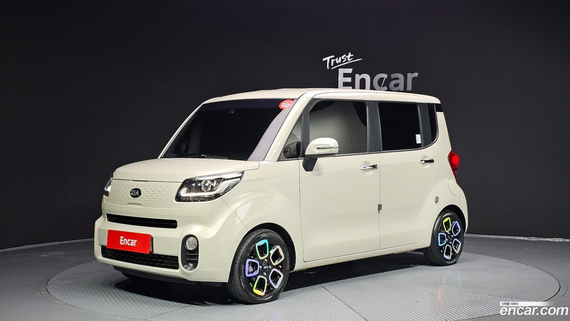Main__Slider__Photo:RAY Kia 2019.4-0