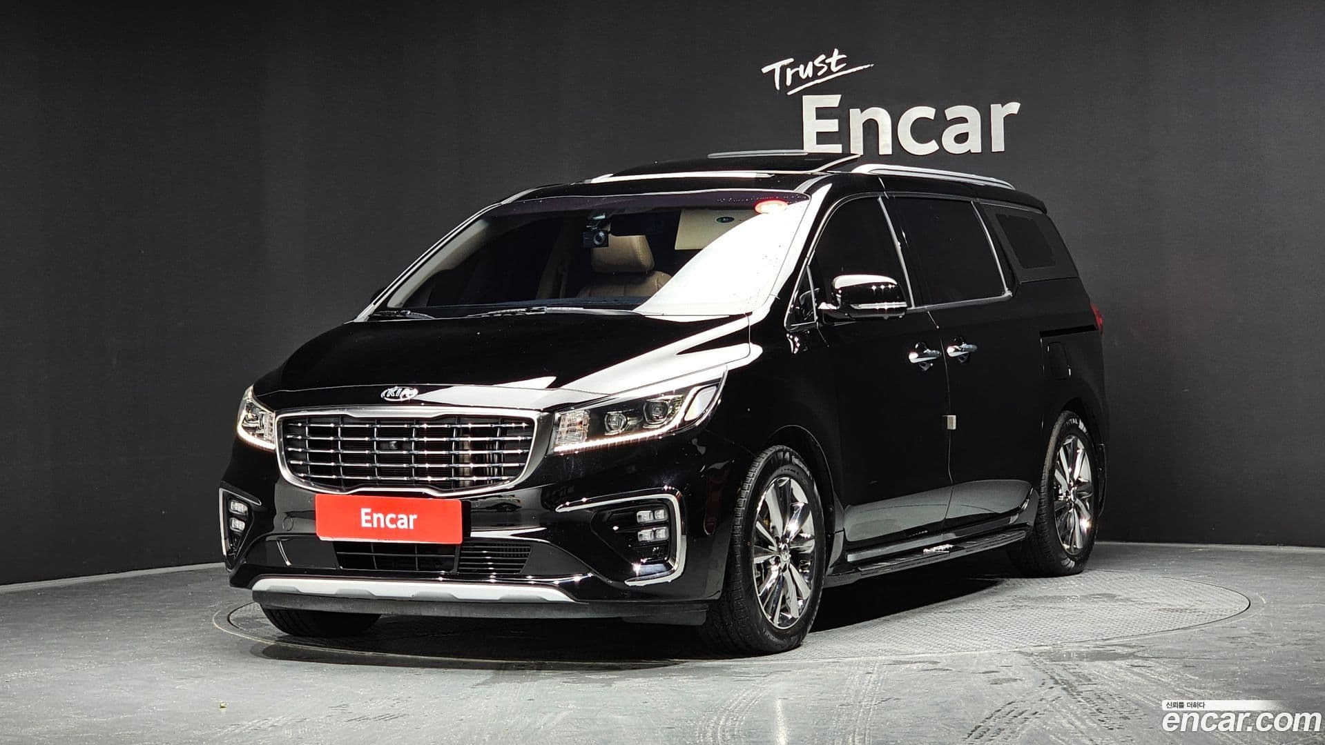 Main__Slider__Photo:Canival Kia 2018.7-0