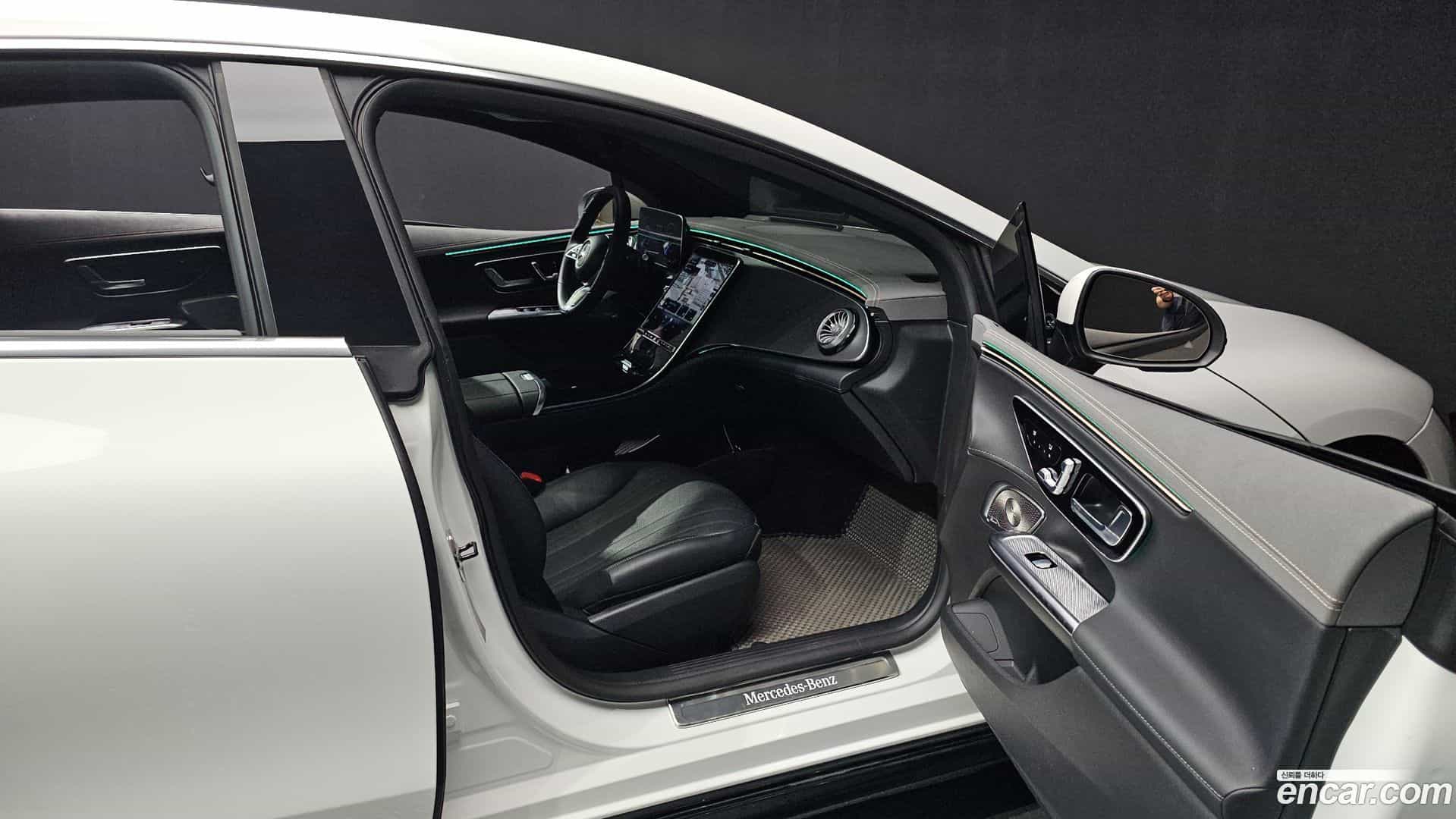 EQE Mercedes-Benz 2023.7-OPTION-015