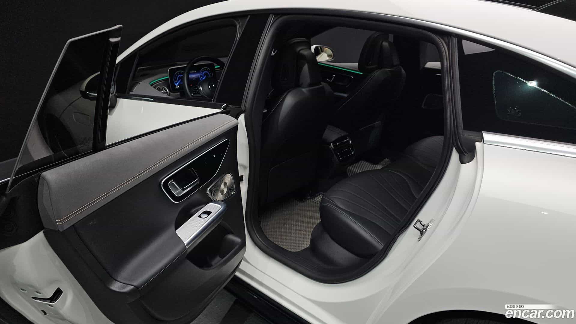 EQE Mercedes-Benz 2023.7-OPTION-016