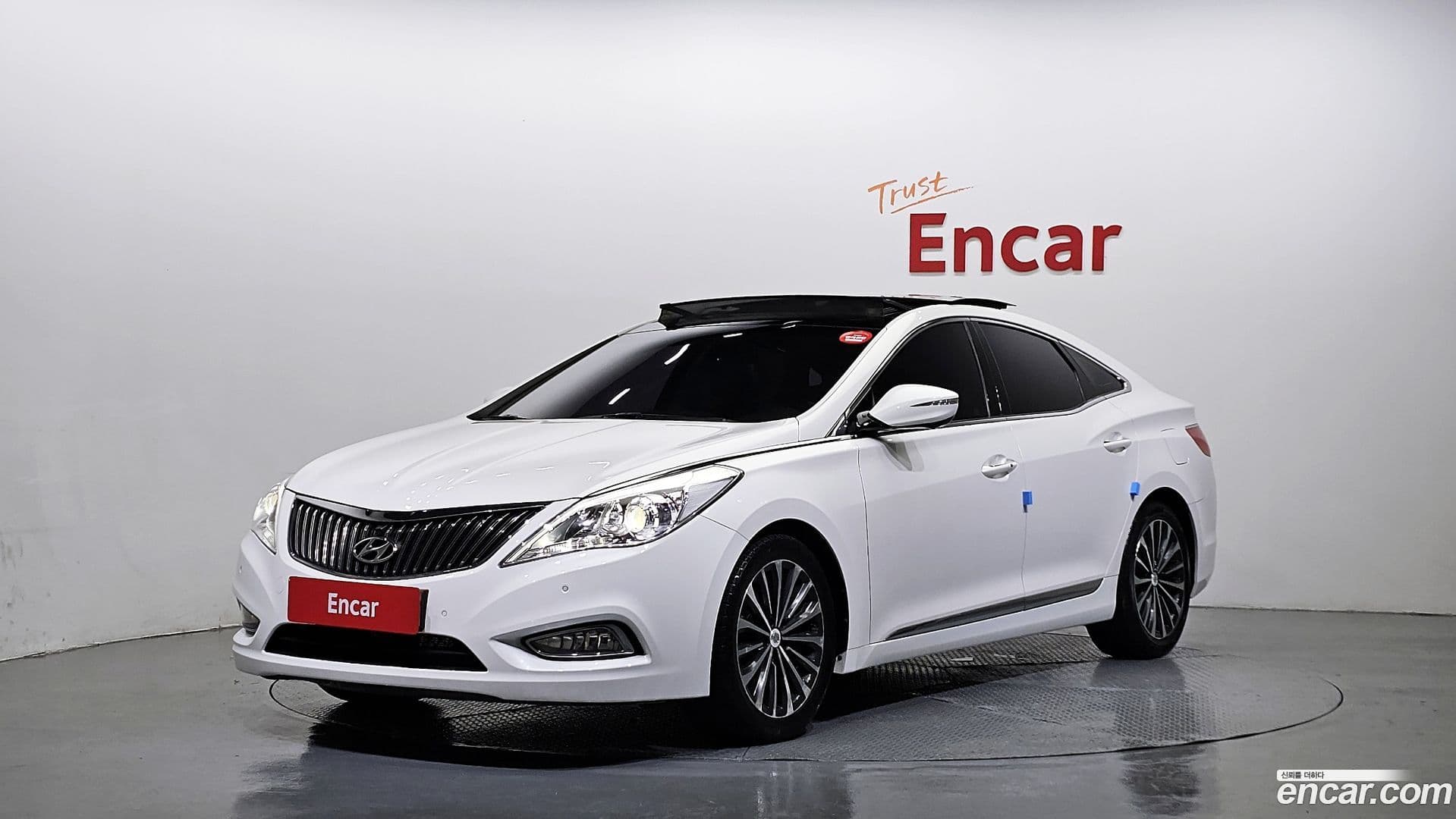 Main__Slider__Photo:Grandeur Hyundai 2013.6-0