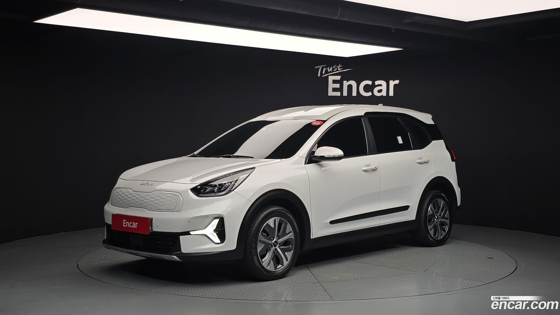 Main__Slider__Photo:Niro Kia 2022.8-0