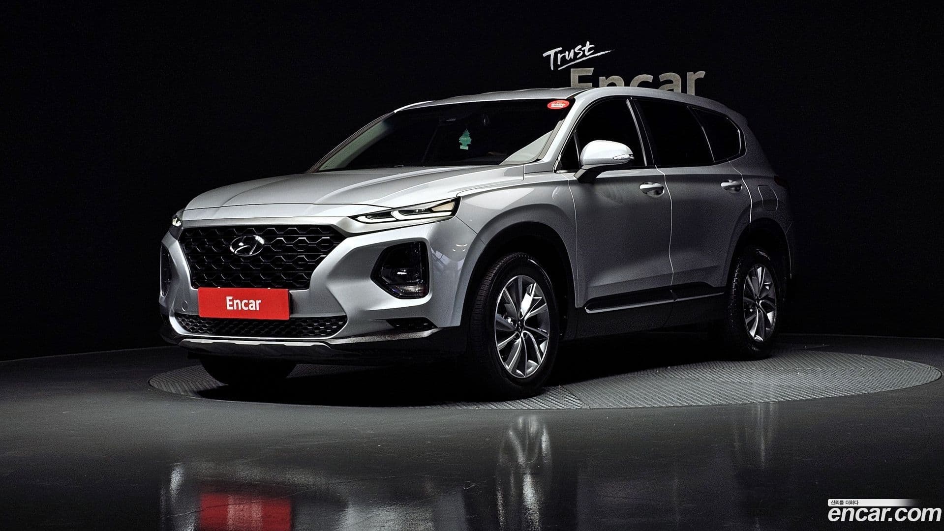 Main__Slider__Photo:Santafe Hyundai 2019.0-0